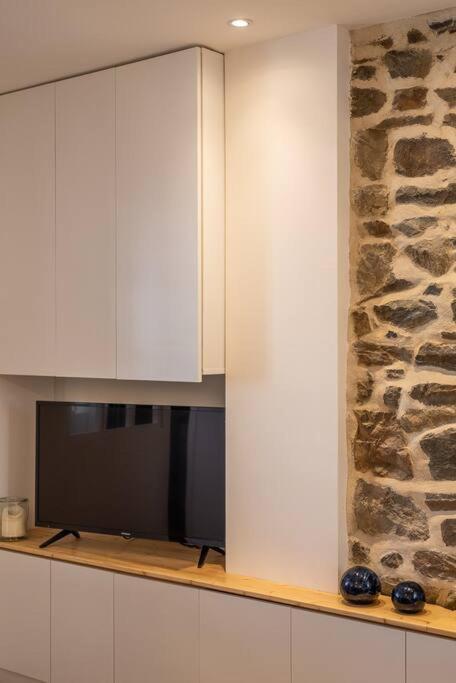 Le Cocoon - Appartement Dans Maison Du Xviieme Siecle Fougeres Exterior photo
