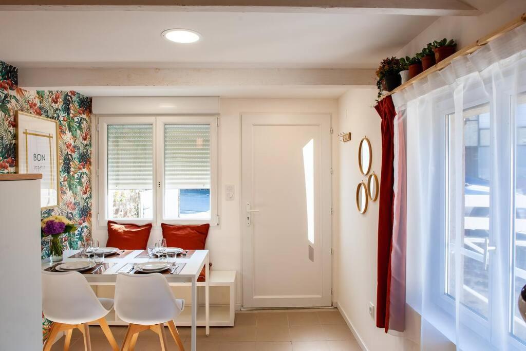 Le Cocoon - Appartement Dans Maison Du Xviieme Siecle Fougeres Exterior photo