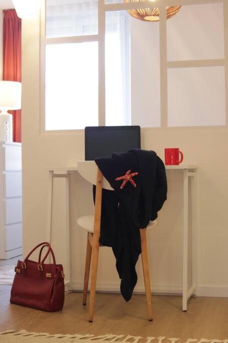 Le Cocoon - Appartement Dans Maison Du Xviieme Siecle Fougeres Exterior photo